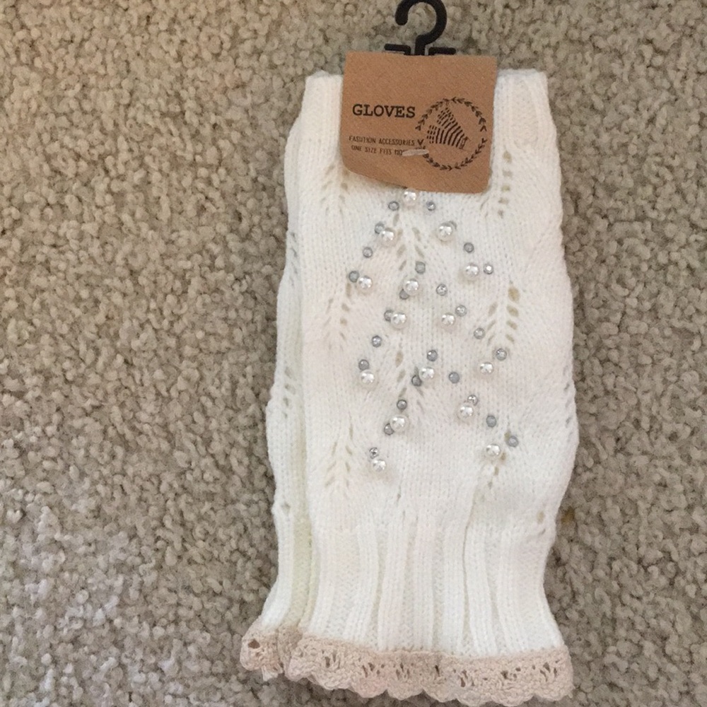 Boutique gloves never worn